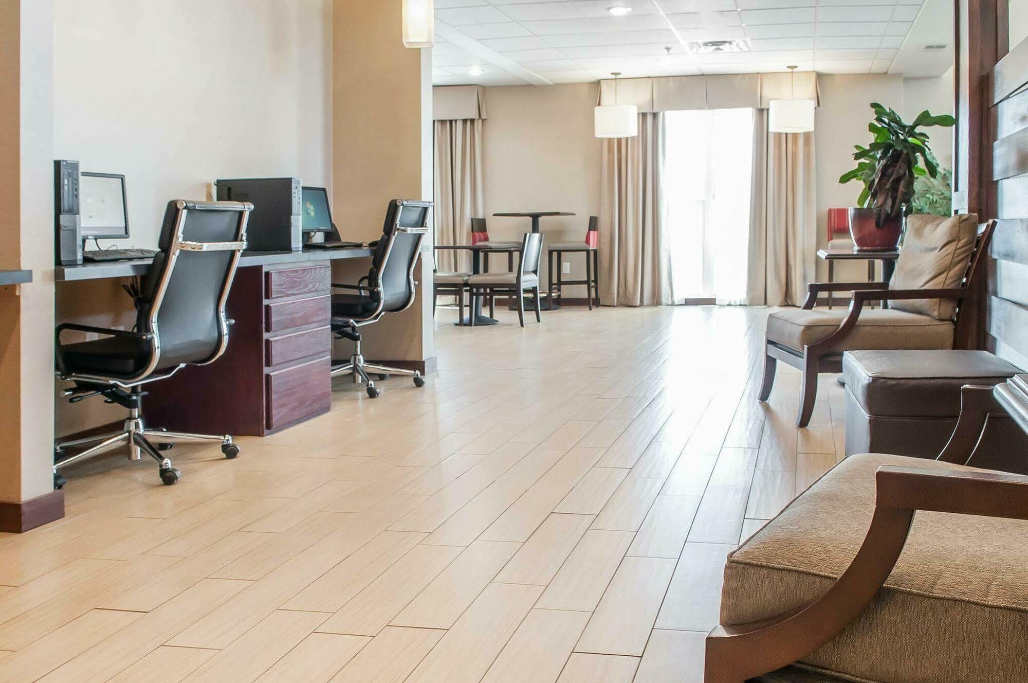 Comfort Suites Farmington Zewnętrze zdjęcie