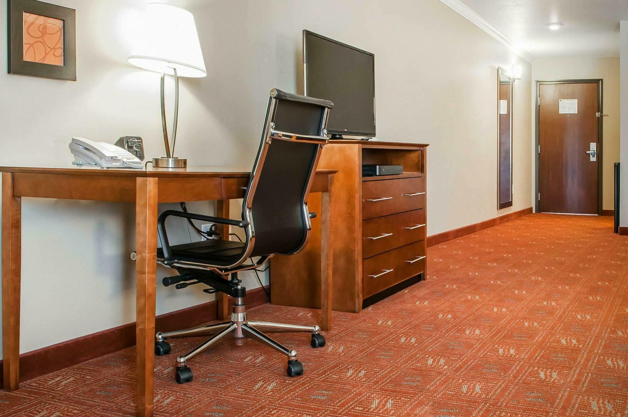 Comfort Suites Farmington Zewnętrze zdjęcie